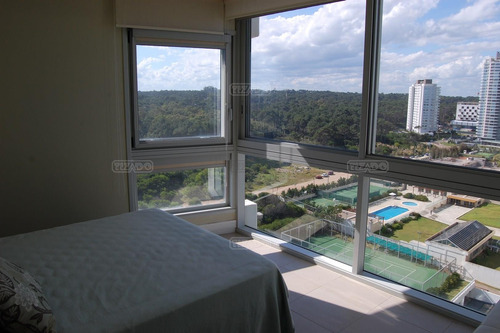 Imagen 26 de 30 de Apartamento Le Parc Piscina Piso Alto 3 Dormitorios Dependencia De Servicio Departamento En Venta Ubicado En Playa Brava, Punta Del Este, Punta Del Este / Maldonado