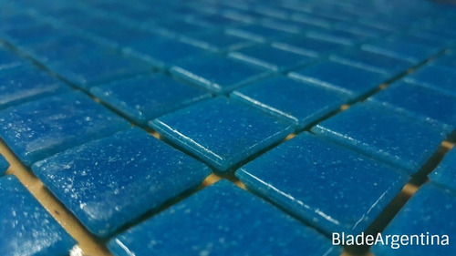 Imagen 4 de 6 de Venecitas Biseladas Celeste Oscuro 2x2. Aptas Pileta O Baño.