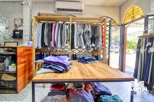 Local En Venta En Martinez. Calle Comercial.
