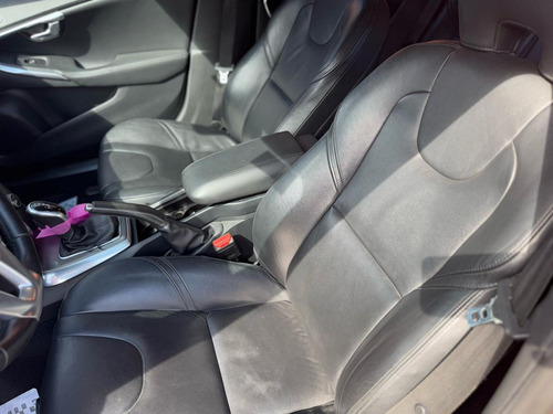 Volvo V40 2.0 T4 Dynamic Aut. 5p