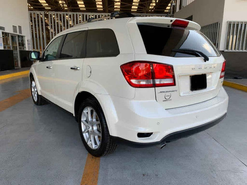 Imagen 4 de 14 de Dodge Journey