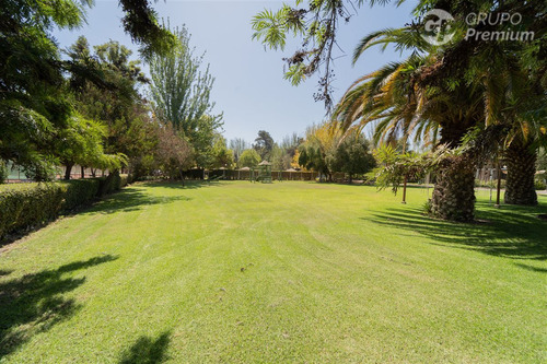 Centro De Eventos Y Deportivo Con Cartera En Venta En Maipú