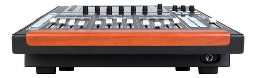 Mesa Som Profissional Behringer Wing Compact 48 Canais 127/220v