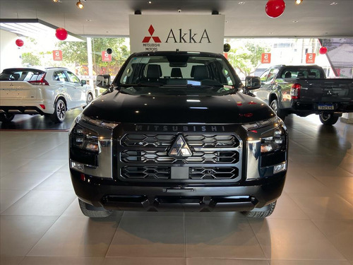 Mitsubishi Triton 2.4 BITURBO DIESEL CD HPE 4X4 AUTOMÁTICO