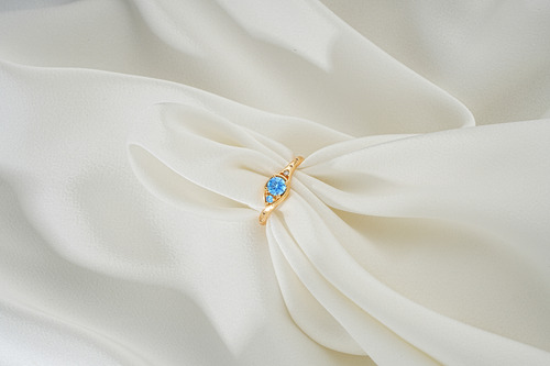 Anillo Vowstone Dorado Con Zafiros Y Diamantes Para Mujer