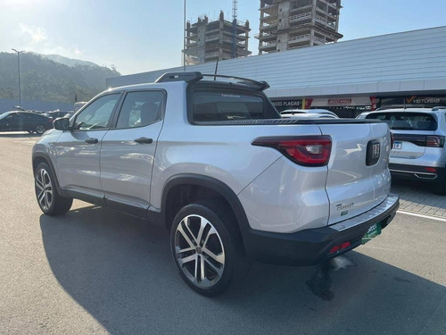 Imagem 11 de 13 de Fiat Toro Freedon 1.8 2017 Flex