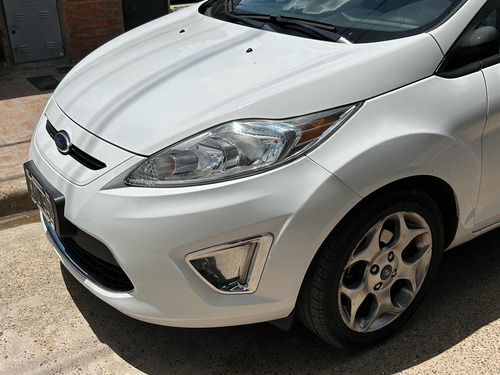 Ford Fiesta Kinetic 1.6 Design 120cv Titanium