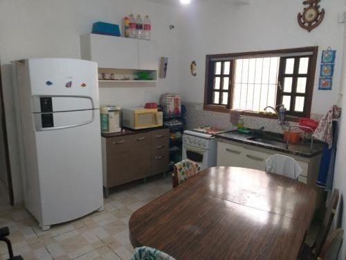 Casa Com Varanda Próxima De Comércios No Sion Em Itanhaém Sp