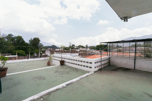 Imagen 10 de 11 de Casa En Venta O Renta De 10 Habitaciones En El Centro De Antigua Guatemala