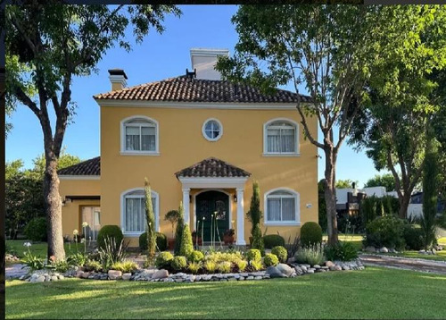 Casa En Country San Patricio.