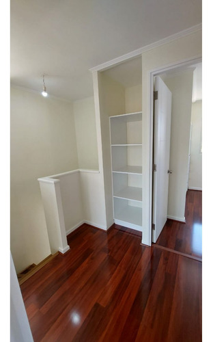 Casa Los Nogales Sur En "barrio El Sol " (4d-3b) -