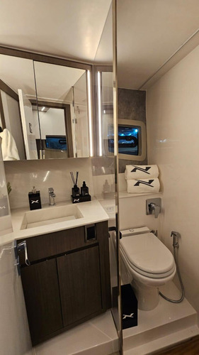 Lancha Nx50 Invictus! Navegabilidade, Design, 24 Pessoas