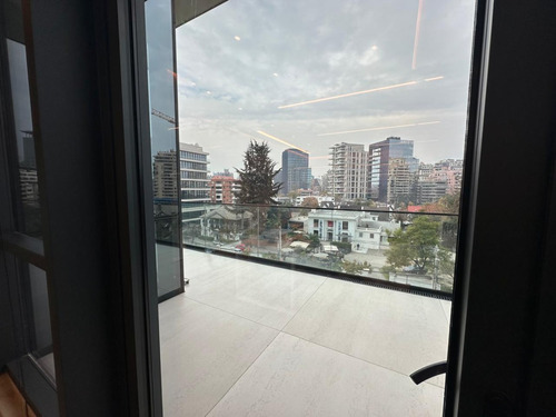 Vendo Oficina De Lujo De 173 M2 En Nueva Costanera, Vitacura