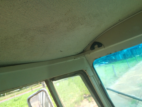 Imagem 9 de 11 de Volkswagen Kombi Corujinha 74 C/ Docks E Motor P/ Restaurar