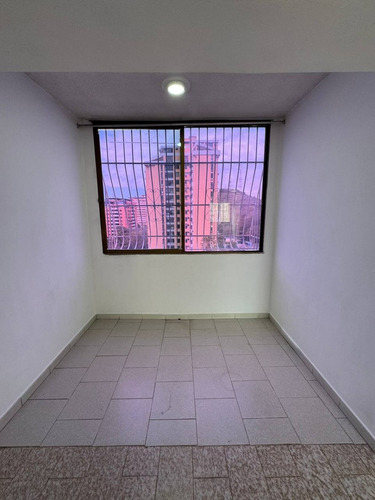 En Alquiler Apartamento Urb San Isidro Maracay Código 267284