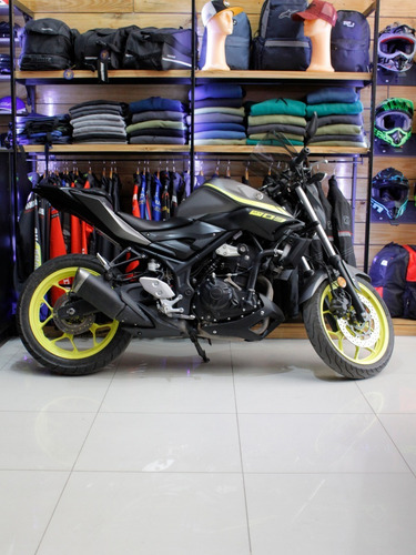 Imagen 2 de 12 de Yamaha Mt 03