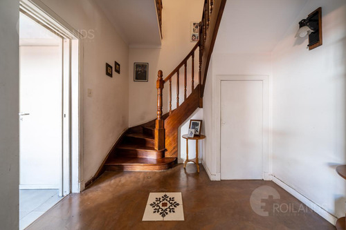 Venta Casa 6 Ambientes Con Pileta, Quincho Y Cochera En Olivos, Acepta Permuta