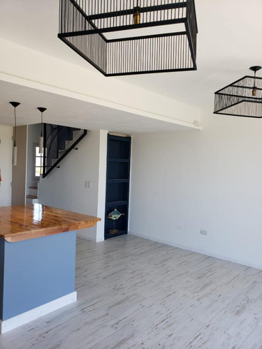 Casa En Venta - 2 Dormitorios 2 Baños - Cochera - 300mts2 - Los Reartes, Córdoba