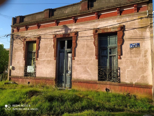Imagen 2 de 4 de Vendo Casona A Reciclar Con Opción Para Hacer 3 Apartamentos Y 1 Casa, Muy Buena Construcción