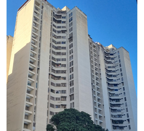 Se Vende Amplio Y Moderno Apartamento Altagracia Edificio El Dorado Avenida Fuerzas Armadas Piso Bajo Jp