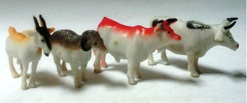 Cuatro Juguetes Miniatura Figuras Animales De Granja