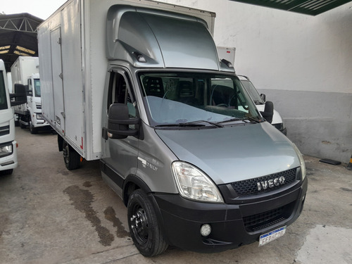Iveco Daily 35s14 2013 Baú Com Motor Novo Ótimo Estado