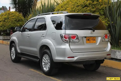 Toyota Fortuner 2.7 SR5 4x2 AT
