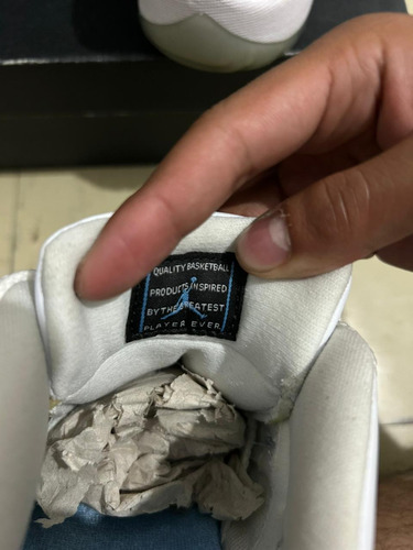 Tenis Jordan 11 Unc Low 2017 (Usado)