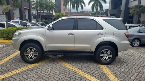 Toyota Fortuner 4.0 Sr5