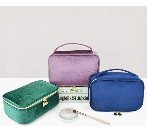 - Neceser De Terciopelo Portátil Y Elegante Para Maquillaje