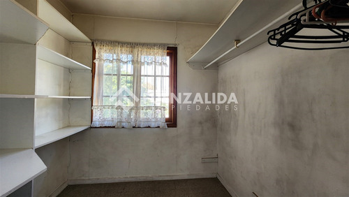 Casa En Venta De 5 Dorm. En Ñuñoa