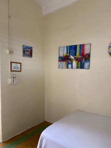 Alquiler Habitación Amueblada Próximo A La Calle El Conde, Zona Colonial, Santo Domingo