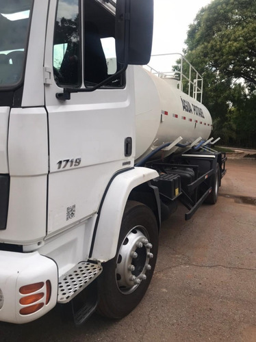 Mercedes Atron 1719 Ano 2013 Pipa