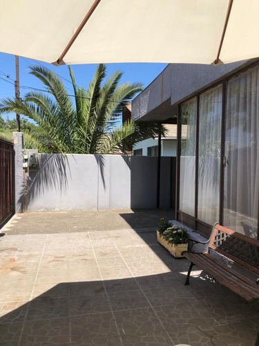 Venta Cómoda Casa De 4d A 2 Cuadras De Avda. Los Carreras