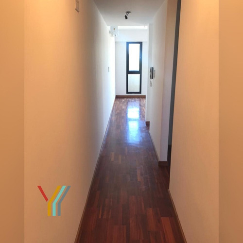 Imagen 2 de 11 de Venta Departamento 1 Dormitorio Al Frente Con Cochera