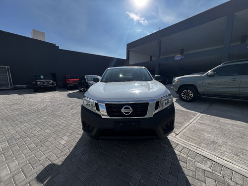 Nissan NP300 2.4 Doble Cabina Se Aa Pack Seg Mt