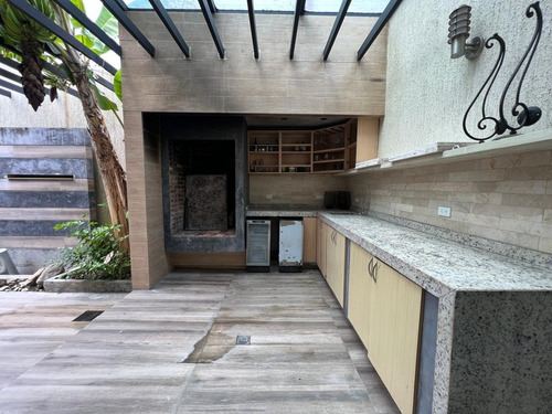 Imagen 13 de 27 de Exclusivo Townhouse En Venta Trigal Norte Villas Del Rosal G