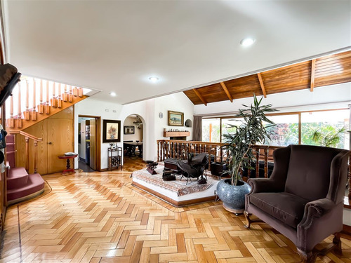 Casa En Venta De 7 Dorm. En Las Condes