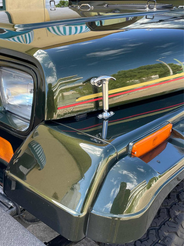 Imagen 21 de 25 de Jeep Wrangler Sahara