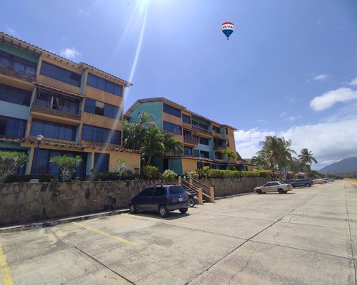 Re/max 2mil Vende Apartamento En La Urbanización Terrazas Del Mar, Municipio Maneiro. Isla De Margarita, Estado Nueva Esparta 