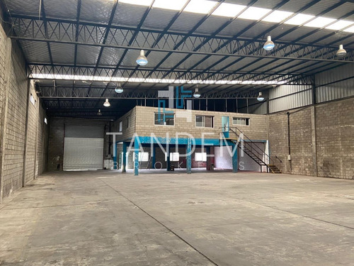 Imagen 4 de 20 de Excelente Galpón 1000 M2 Cub C/ Oficinas En Zona Industrial El Triangulo Sobre Calle Asfaltada