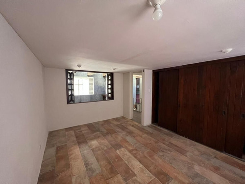 Casa Con Uso De Suelo Comercial De 290m2 En División Del Norte