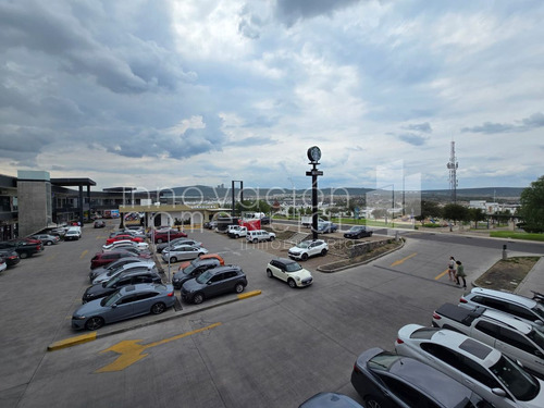 Local Comercial En Renta En Epic Center Zakia, Con Medio Baño