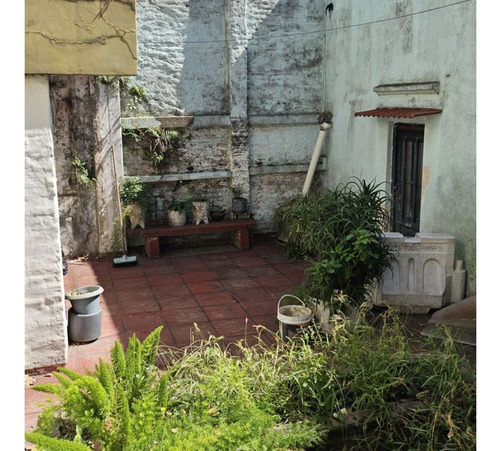 Casa A Reciclar | Morón Centro A 3 Cuadras Estacíon | Excelente Ubicación Estatregica