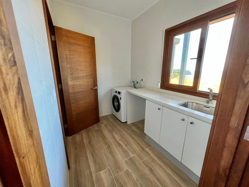 Casa En Venta De 5 Dorm. En Ancud Chiloé
