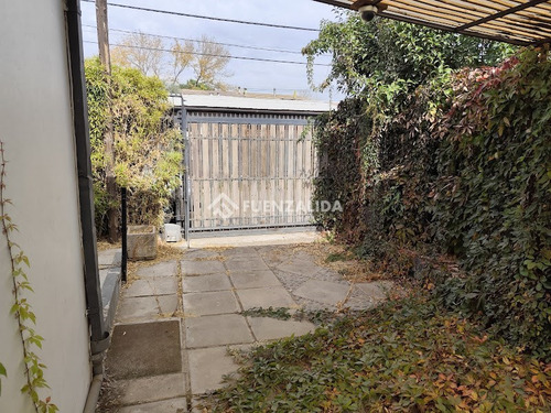 Casa En Venta De 3 Dorm. En Ñuñoa