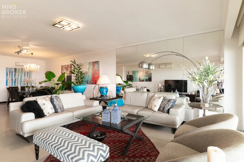 Apartamento En Venta De 3 Dormitorios, Torre Lobos, Punta Del Este, Playa Brava.