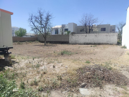 Se Vende Terreno Residencial En Virtudes Esq. Con Via De Santo Tomas, Las Trojes