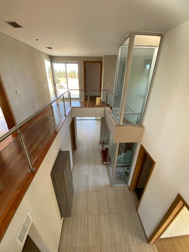 Sin Comision. Urgente!!! Escucho Oferta Razonable. Con Renta. Inmobiliarias Abstenerse.