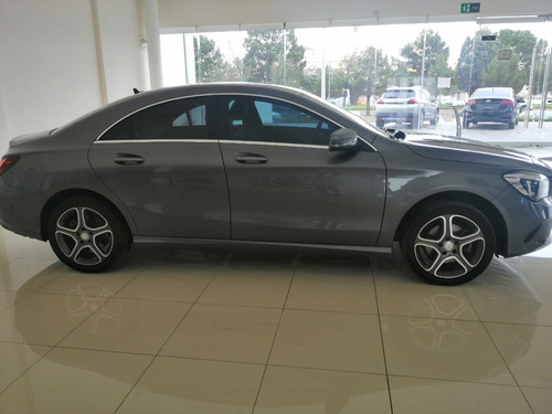 Imagen 7 de 10 de Mercedez Benz Cla 200 2017